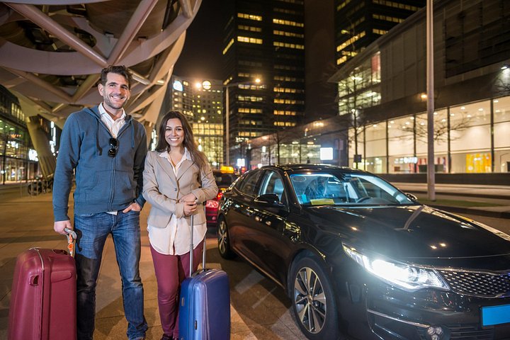 Transfer from Sydney Airport to Sydney Central Business District - ROUND TRIP